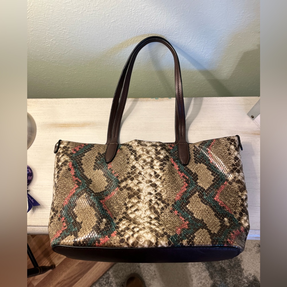 Snakeskin Pattern Tote Bag - Picture 6 of 9